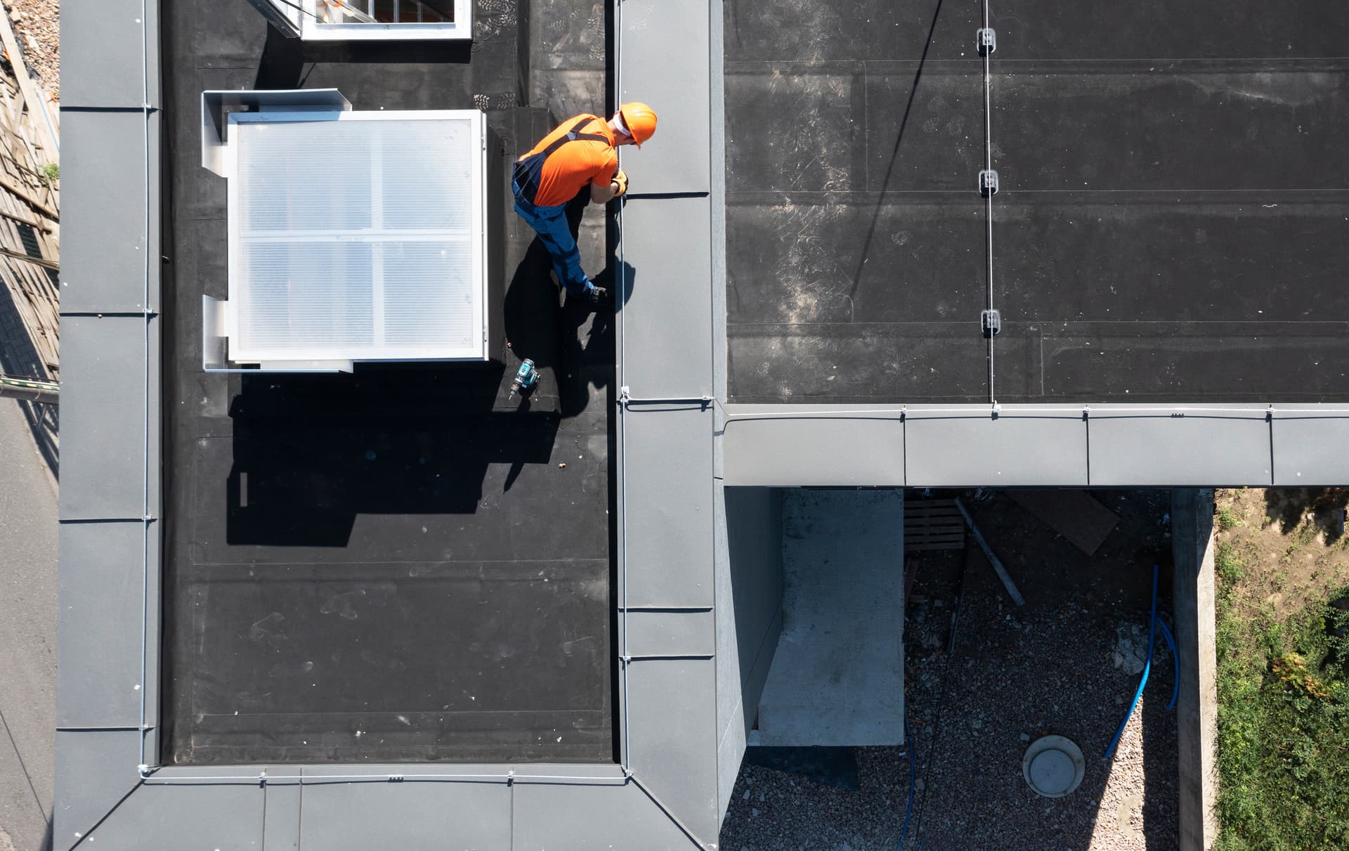 Seven Things a Commercial Roofing Contractor Does image