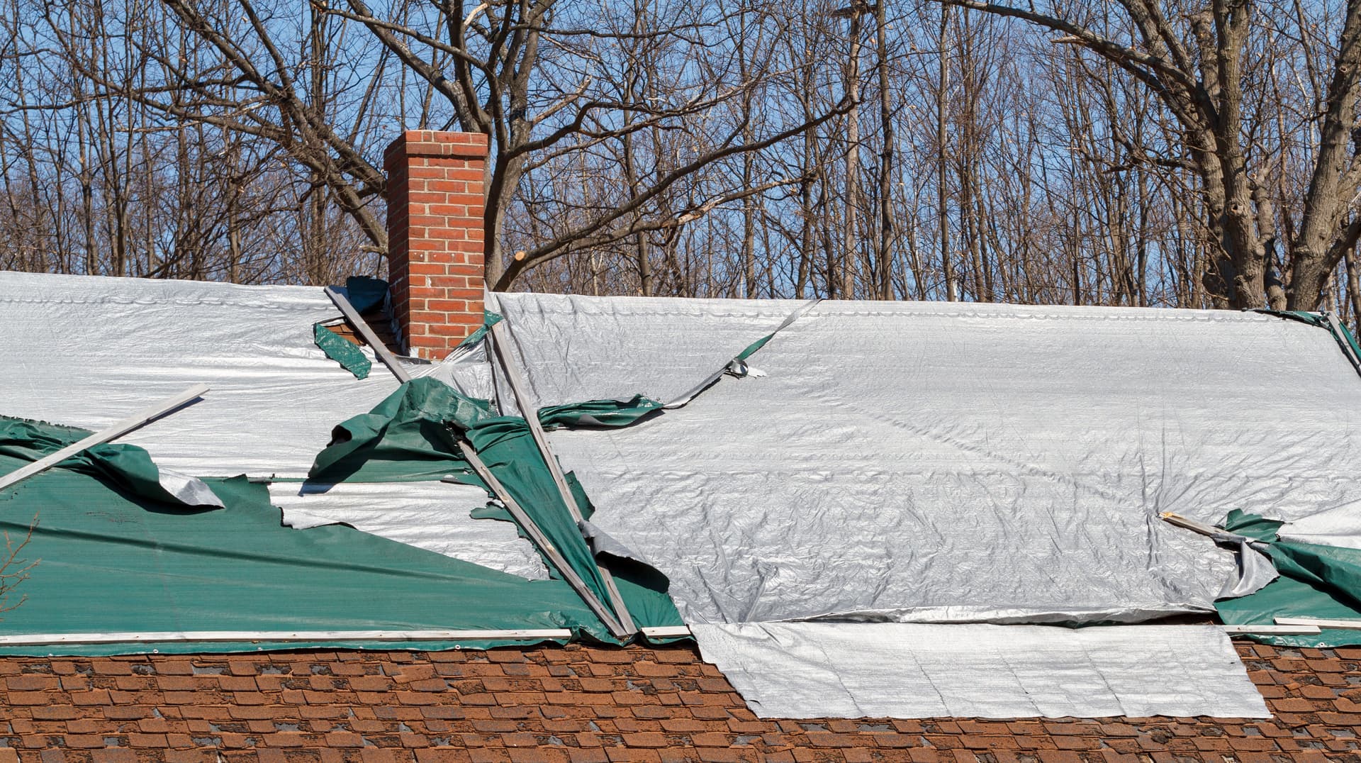 3 Worthwhile Tips For Inspecting Your Roof image